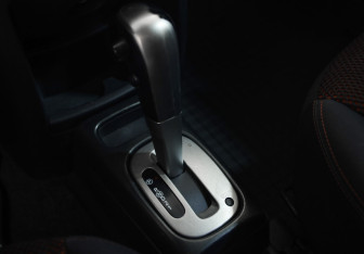 Подержанный автомобиль Nissan Note 2008 года (14 фото)