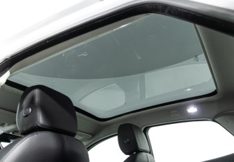 Подержанный автомобиль Jaguar E-Pace 2019 года (15 фото)