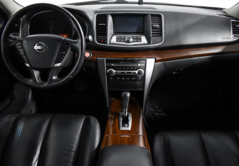 Подержанный автомобиль Nissan Teana 2011 года (13 фото)