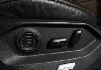 Подержанный автомобиль Volkswagen Touareg 2019 года (15 фото)