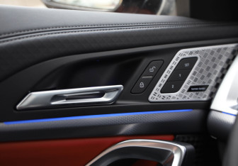 Подержанный автомобиль BMW X2 2024 года (20 фото)