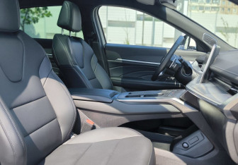 Подержанный автомобиль Haval F7 2025 года (18 фото)