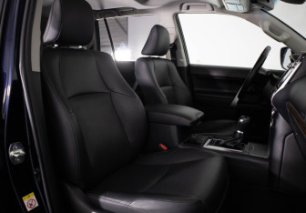 Подержанный автомобиль Toyota Land Cruiser Prado 2018 года (18 фото)