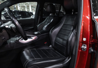 Подержанный автомобиль Mercedes-Benz GLE 2021 года (18 фото)