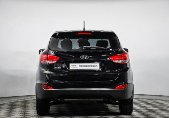 Подержанный автомобиль Hyundai ix35 2014 года (6 фото)