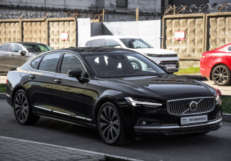 Подержанный автомобиль Volvo S90 2021 года (5 фото)