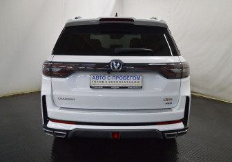 Подержанный автомобиль Changan CS95 2023 года (5 фото)