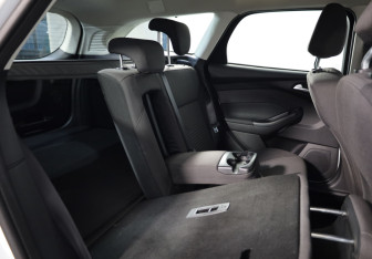 Подержанный автомобиль Ford Focus Wagon 2017 года (15 фото)