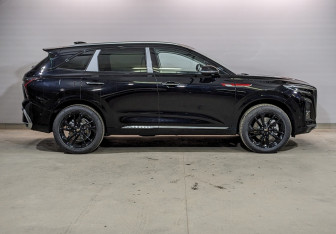 Новый Hongqi HS3 2025 (4 фото)