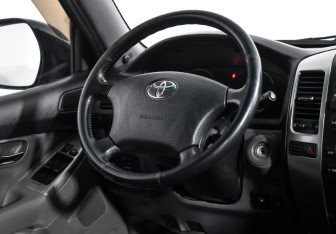 Подержанный автомобиль Toyota Land Cruiser Prado 2007 года (14 фото)