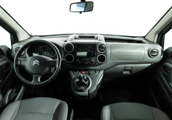 Подержанный автомобиль Citroen Berlingo 2012 года (13 фото)