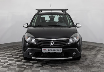 Подержанный автомобиль Renault Sandero 2012 года (2 фото)