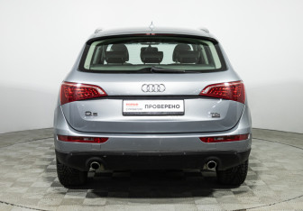 Подержанный автомобиль Audi Q5 2011 года (6 фото)