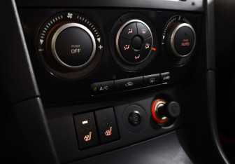 Подержанный автомобиль Mazda 3 Sedan 2008 года (17 фото)