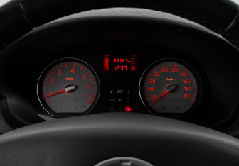 Подержанный автомобиль Renault Logan Sedan 2013 года (16 фото)