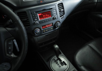 Подержанный автомобиль Kia Magentis 2009 года (18 фото)