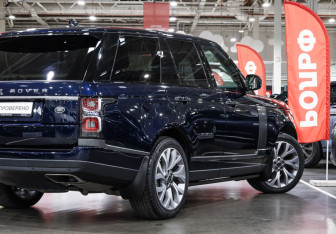 Подержанный автомобиль Land Rover Range Rover 2019 года (9 фото)