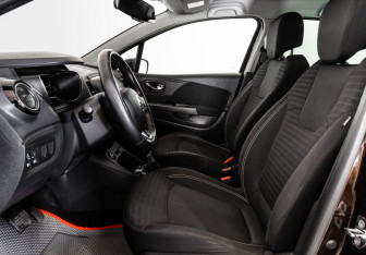 Подержанный автомобиль Renault Kaptur 2017 года (17 фото)