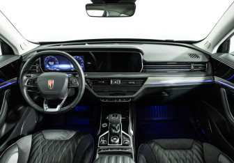 Подержанный автомобиль Hongqi HS5 2024 года (13 фото)