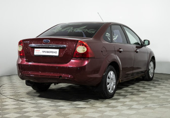 Подержанный автомобиль Ford Focus Sedan 2008 года (5 фото)