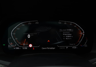 Подержанный автомобиль BMW X6 2020 года (13 фото)