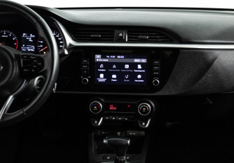 Подержанный автомобиль Kia Rio Sedan 2021 года (14 фото)