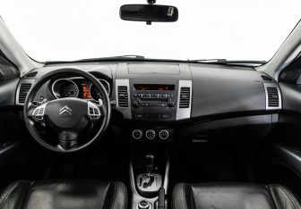 Подержанный автомобиль Citroen C-Crosser 2008 года (10 фото)