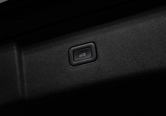 Подержанный автомобиль Hongqi HS5 2024 года (27 фото)