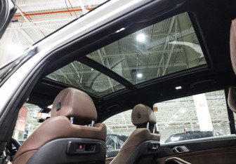 Подержанный автомобиль BMW X7 2020 года (16 фото)