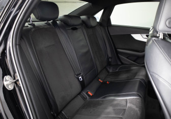 Подержанный автомобиль Audi A4 Sedan 2017 года (20 фото)