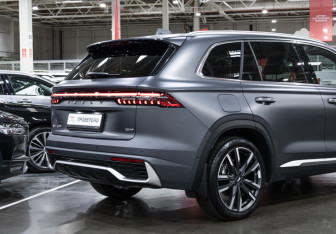 Подержанный автомобиль Geely Monjaro 2024 года (7 фото)