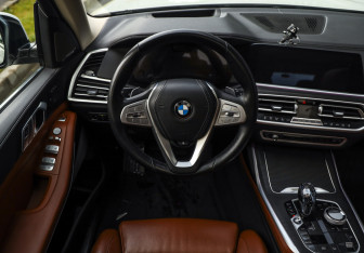 Подержанный автомобиль BMW X7 2020 года (12 фото)