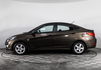 Подержанный автомобиль Hyundai Solaris Sedan 2015 года (8 фото)