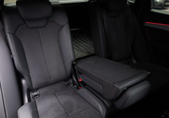 Подержанный автомобиль Audi Q5 2021 года (29 фото)