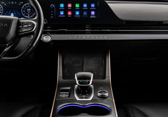 Подержанный автомобиль Omoda C5 2023 года (12 фото)