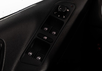 Подержанный автомобиль Volkswagen Tiguan 2012 года (15 фото)