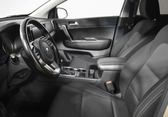 Подержанный автомобиль Kia Sportage 2018 года (10 фото)