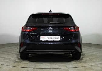 Подержанный автомобиль Kia Ceed Hatchback 2020 года (6 фото)