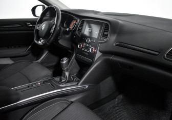Подержанный автомобиль Renault Megane Wagon 2016 года (13 фото)