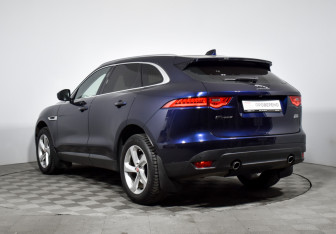 Подержанный автомобиль Jaguar F-Pace 2019 года (7 фото)