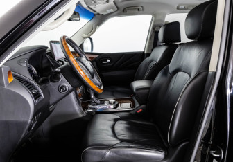 Подержанный автомобиль Infiniti QX80 2016 года (25 фото)