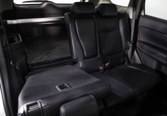 Подержанный автомобиль Mitsubishi Outlander 2015 года (29 фото)