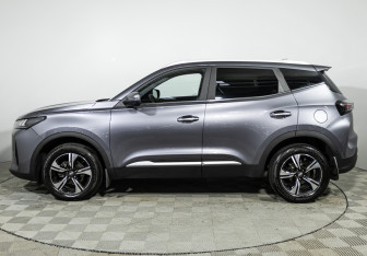 Подержанный автомобиль Chery Tiggo 4 2025 года (8 фото)