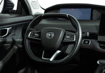 Подержанный автомобиль Changan UNI-K 2023 года (26 фото)