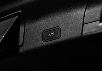 Подержанный автомобиль Geely Atlas Pro 2023 года (22 фото)