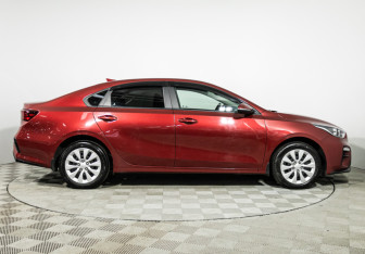 Подержанный автомобиль Kia Cerato Sedan 2021 года (4 фото)