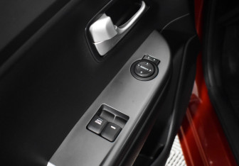Подержанный автомобиль Kia Rio Sedan 2016 года (10 фото)