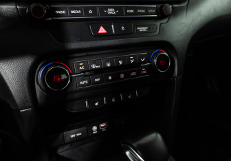 Подержанный автомобиль Kia Ceed Hatchback 2019 года (17 фото)