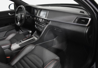 Подержанный автомобиль Kia Optima Sedan 2017 года (12 фото)