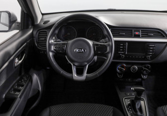 Подержанный автомобиль Kia Rio Hatchback 2019 года (11 фото)